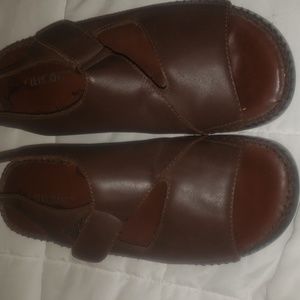 Cherokee sandals size 7.5